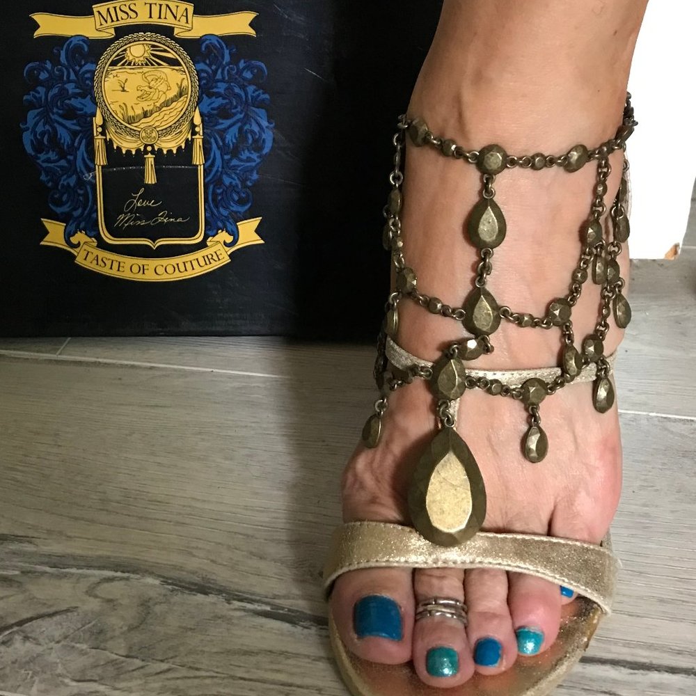 NIB MISS TINA TASTE OF COUTURE GOLD/BRONZE HEELS